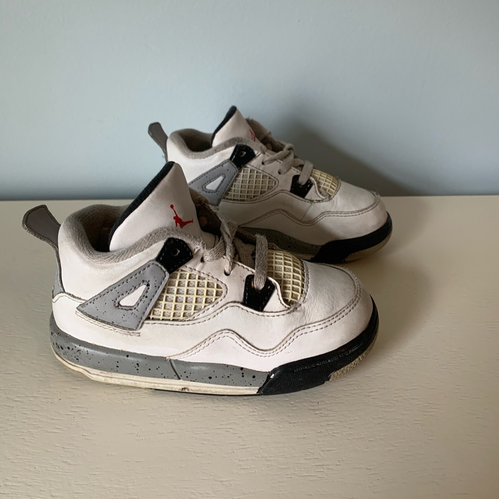 Jordan 4 White Cement